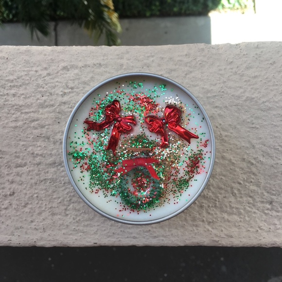 Handmade Soy Wax Candle “Christmas Heart” - Picture 2 of 4